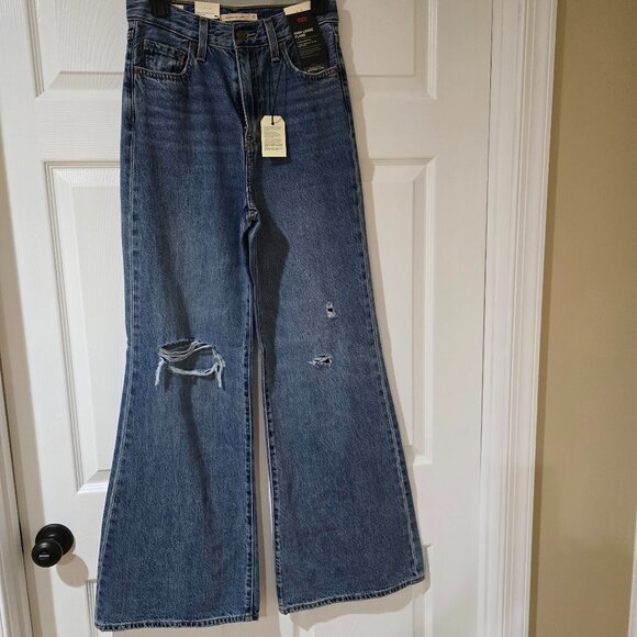 Levis Premium Women High Loose Flare Jeans Distressed Wide Leg Size 25x32 NWT - Picture 1 of 14